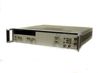 Hewlett Packard 5328A.jpg