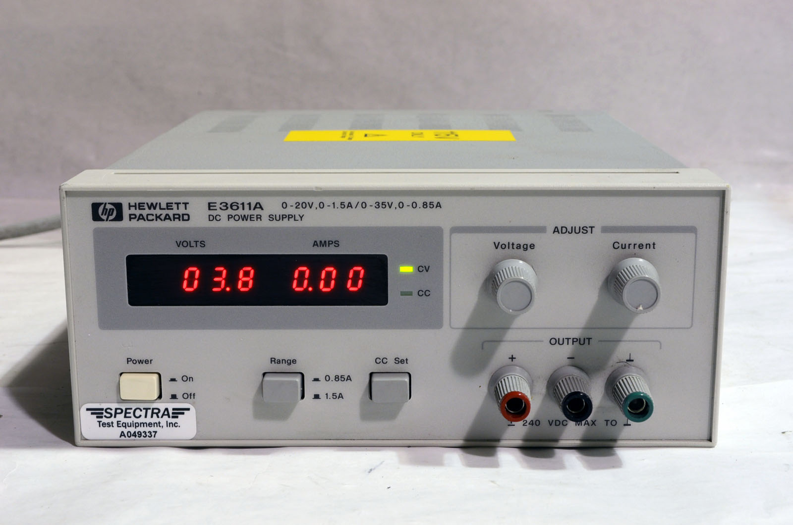 Agilent%20E3611A%2002.jpg